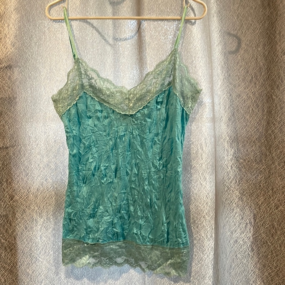 Xhilaration Camisole Krinkly w/Lace Neck Line and Bottom Band - Medium